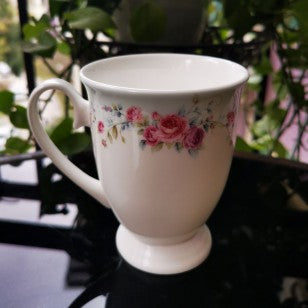 Claudia Rose Footed Mugs, Set of 4