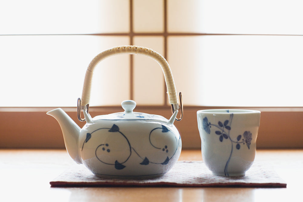 English Teapots: Down the Memory Lane
