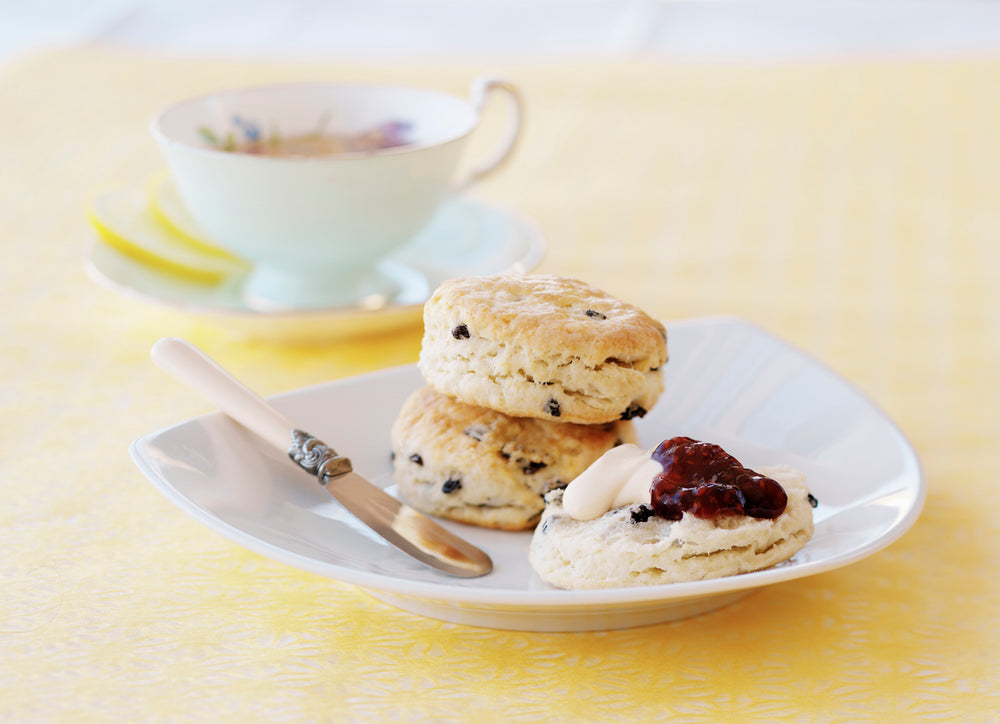 The Richness of British Clotted Cream: Serving and Enjoying with Scones