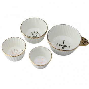 4 Piece Set Measuring Cups.